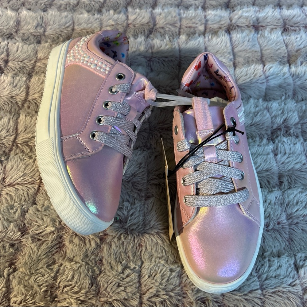 MADDEN NYC Girls Sneakers size 2 - Picture 5 of 7
